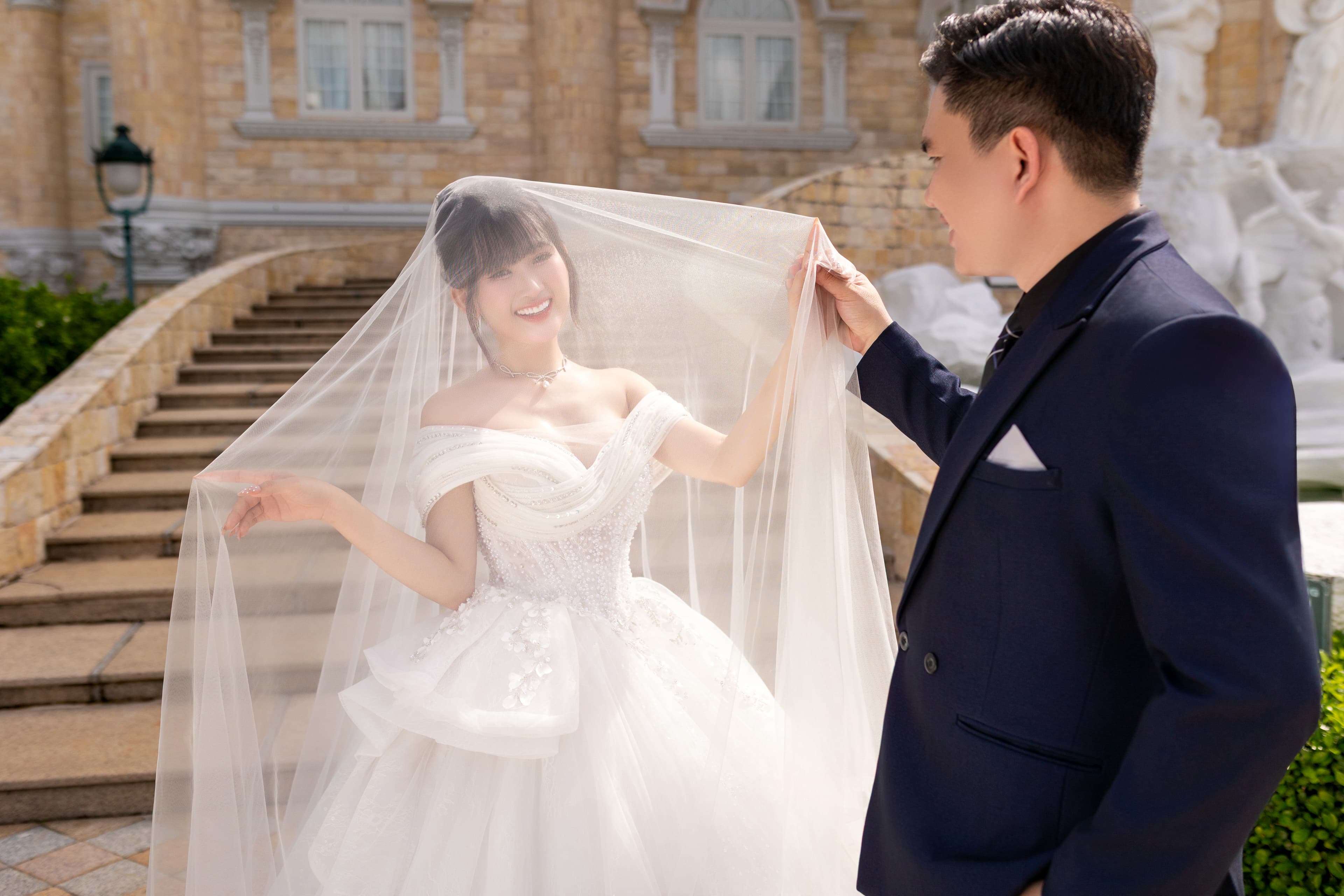 Cô dâu Thanh Ngân